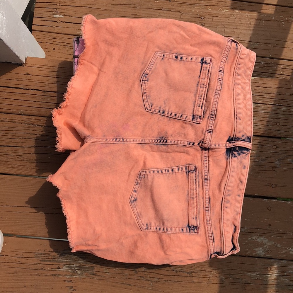 5 pocket Torrid feel the fit denim shorts! Size 16 - Picture 3 of 8
